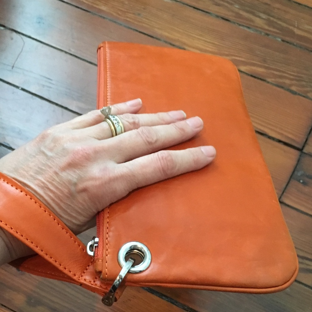 HOBO wristlet clutch orange